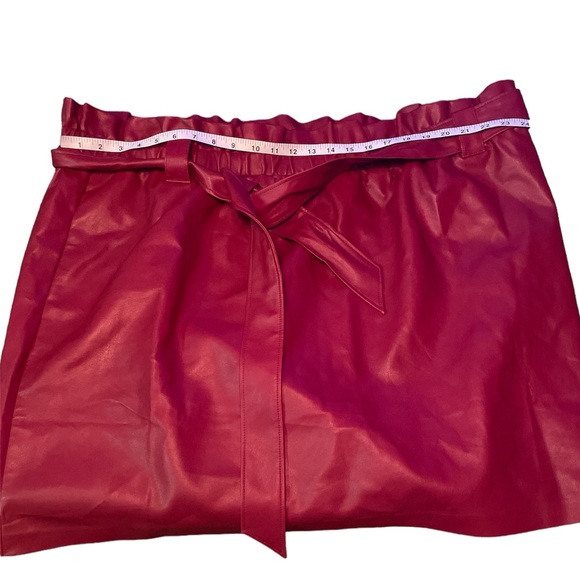 {ELOQUII} Faux Leather Red Paperbag Waist Skirt with Tie and Pockets Size 26 - Picture 10 of 13